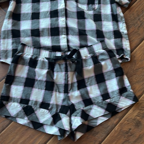 Cute Victoria Secret Pajama Set - Size Medium - Picture 5 of 8